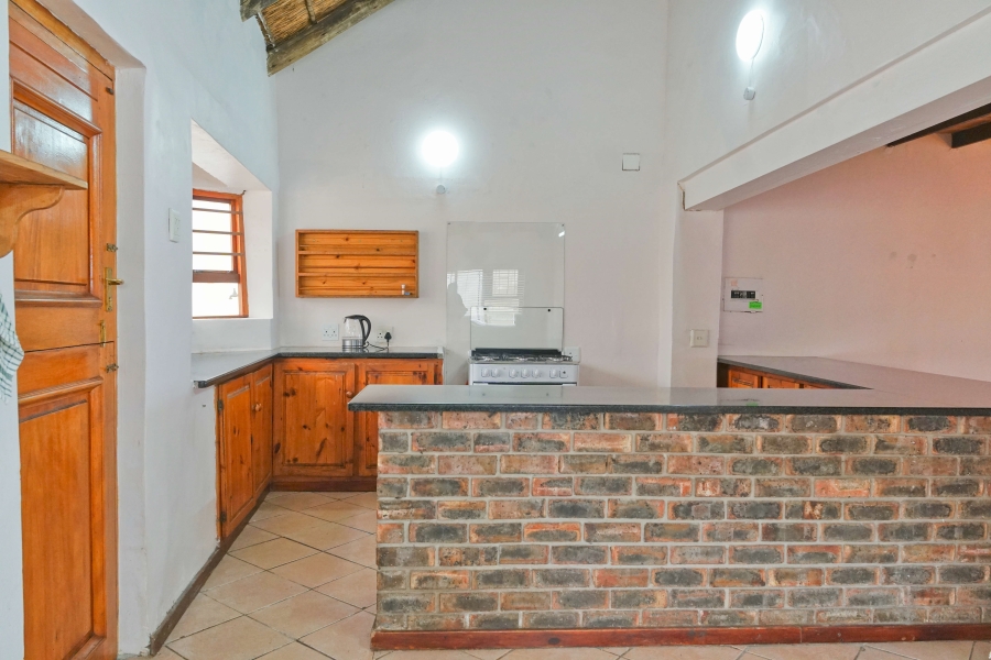 6 Bedroom Property for Sale in Cove Rock Eastern Cape